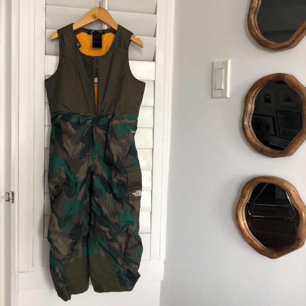 4T North face snowsuit